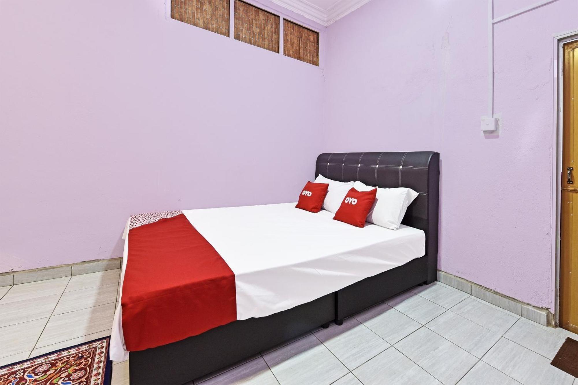 Oyo 90551 Zn Mix Homestay & Roomstay Kampung Raja Екстериор снимка