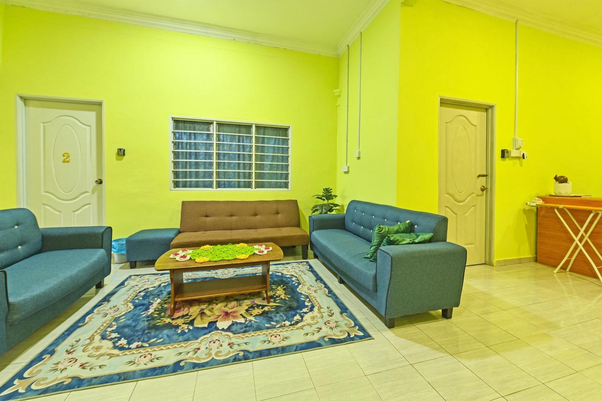 Oyo 90551 Zn Mix Homestay & Roomstay Kampung Raja Екстериор снимка