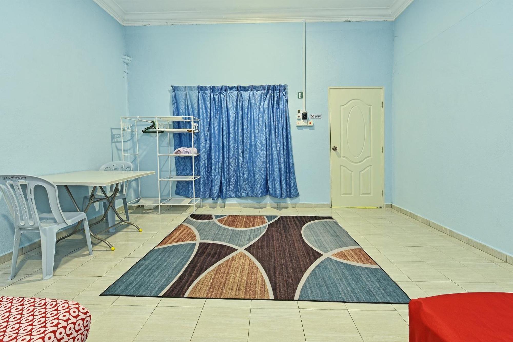 Oyo 90551 Zn Mix Homestay & Roomstay Kampung Raja Екстериор снимка