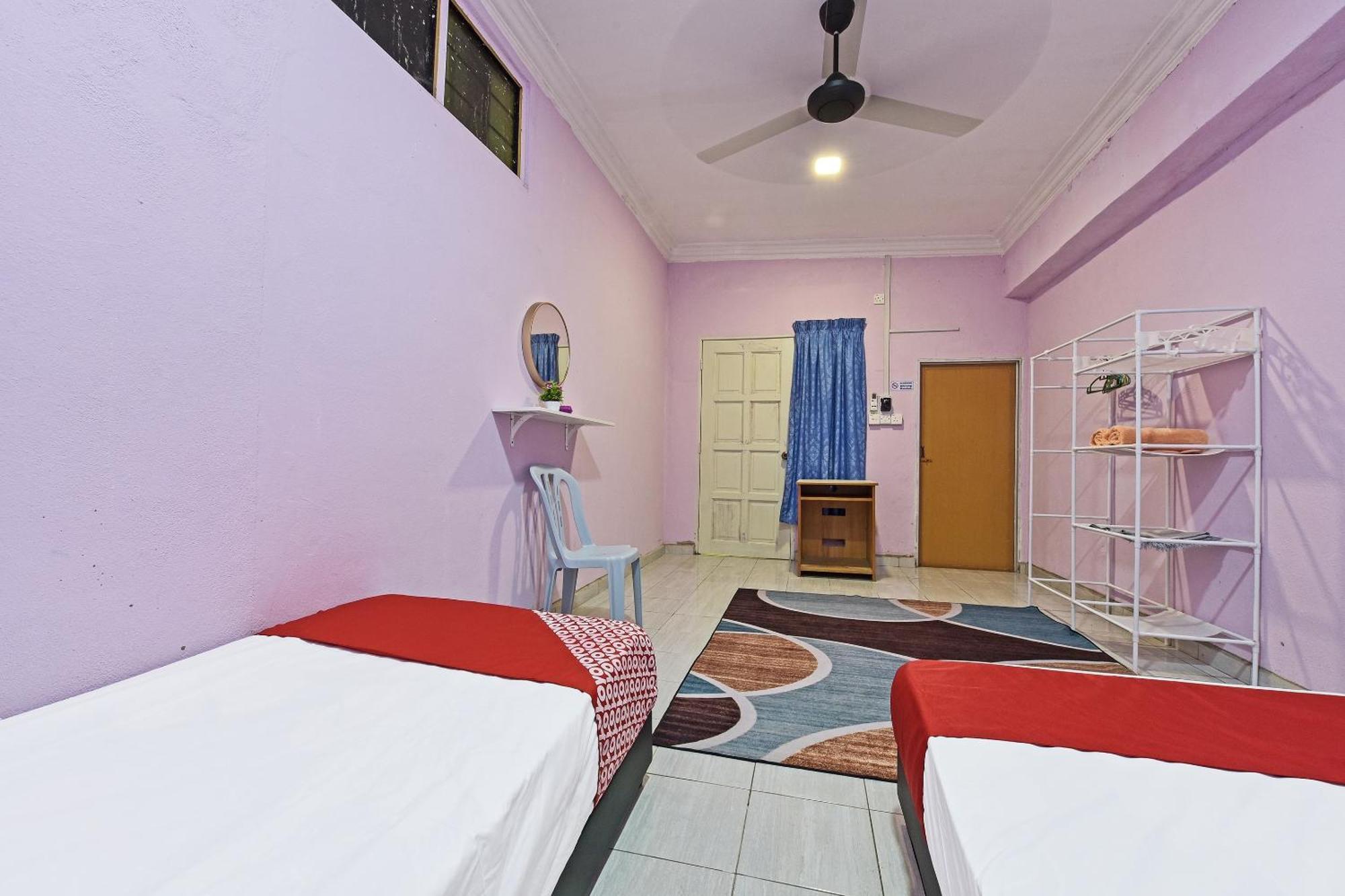 Oyo 90551 Zn Mix Homestay & Roomstay Kampung Raja Екстериор снимка