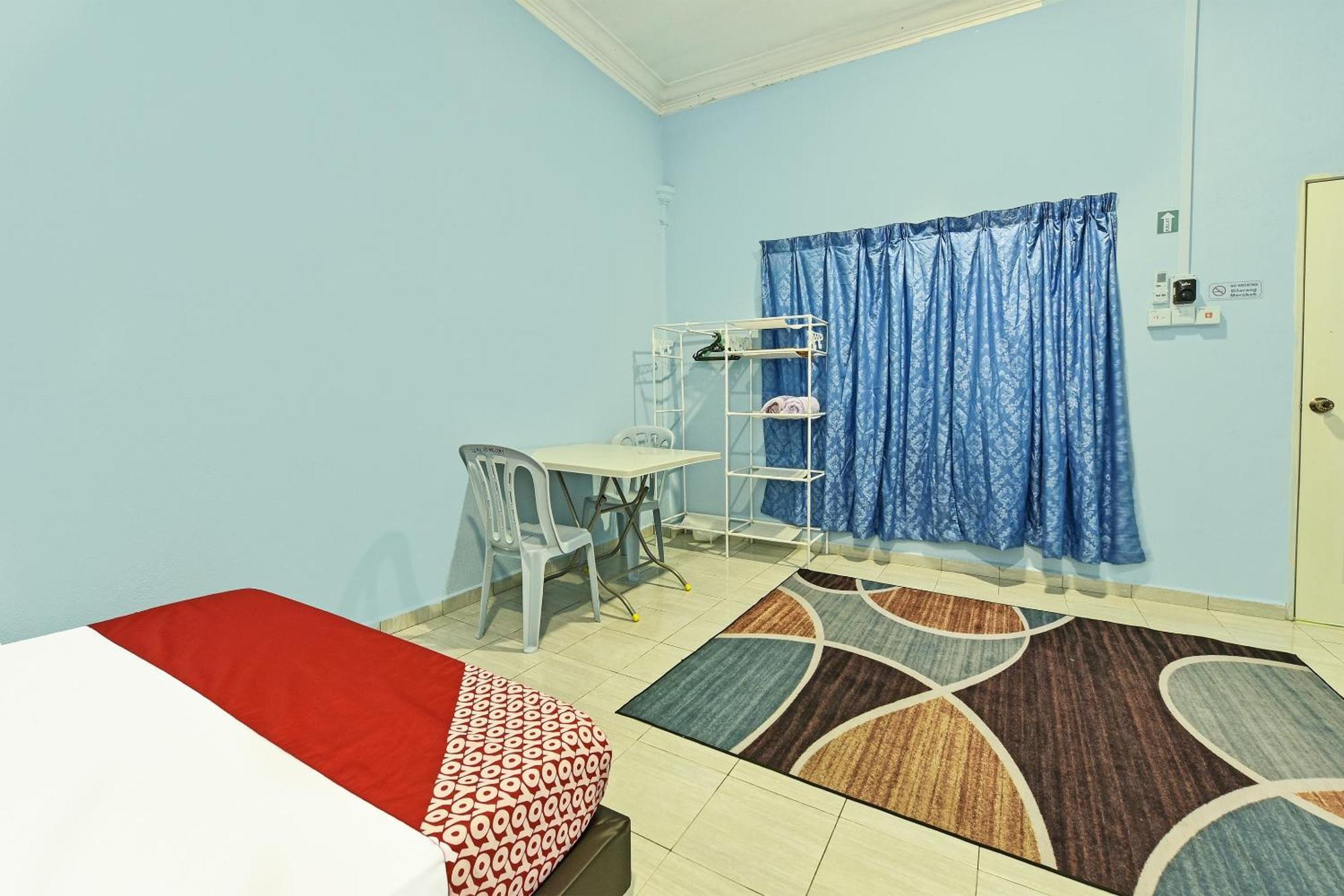 Oyo 90551 Zn Mix Homestay & Roomstay Kampung Raja Екстериор снимка