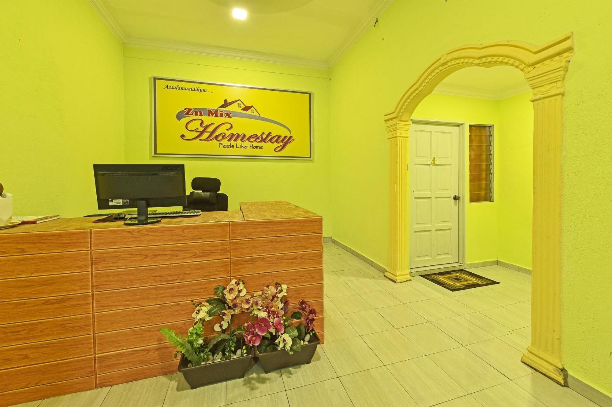 Oyo 90551 Zn Mix Homestay & Roomstay Kampung Raja Екстериор снимка